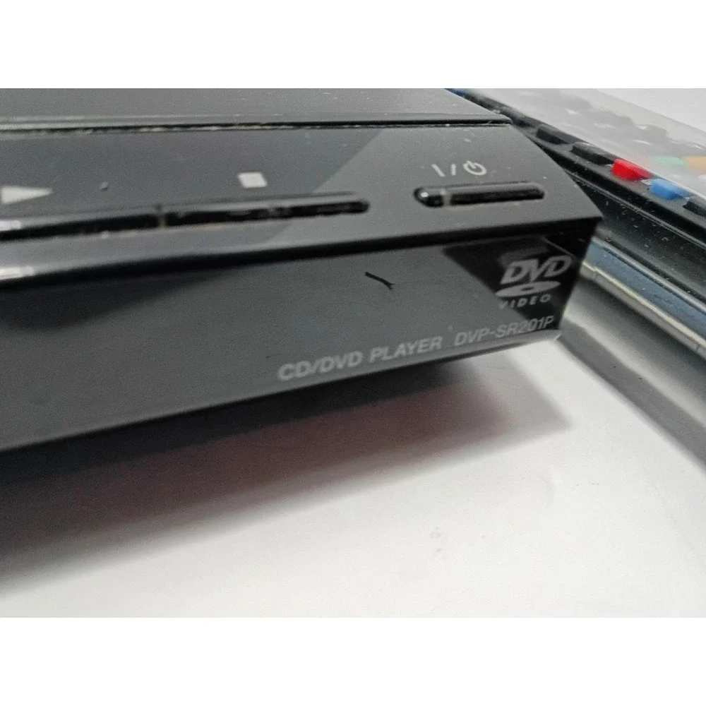 Sony DVP-SR201P DVD Player w remote and cables